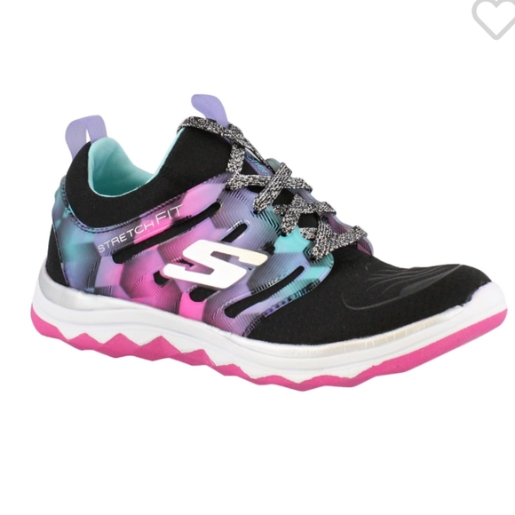 Skechers Other - ❄ Girl's Diamond Run Sneakers by Sketchers